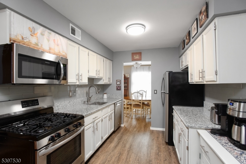 Hillsborough Twp., NJ 08844,14 Manor Dr