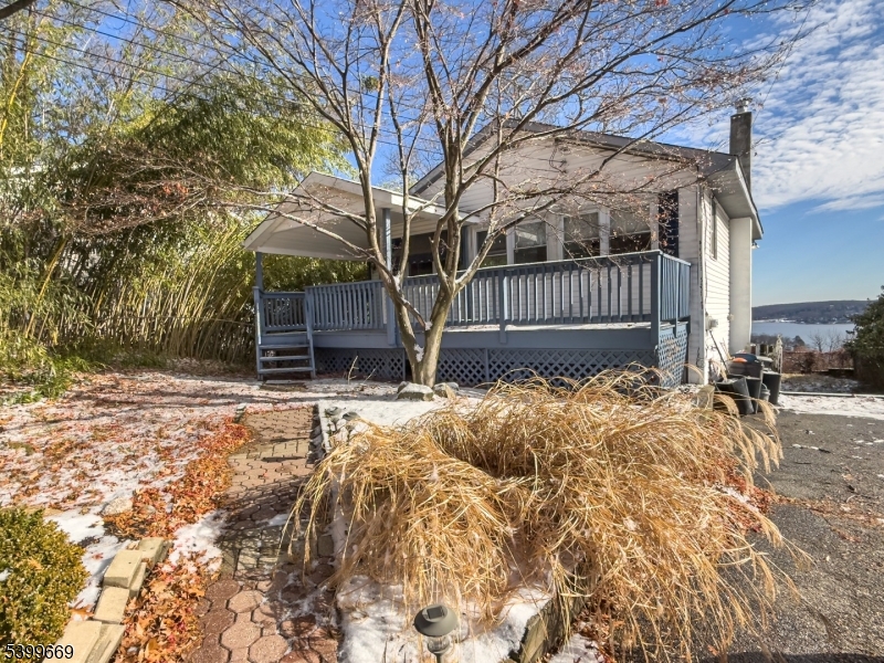 Hopatcong Boro, NJ 07843,207 Dupont Ave