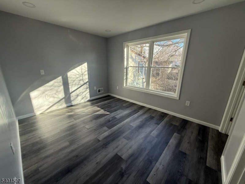 Paterson City, NJ 07522,194 N 1st