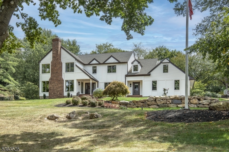 10 Deer Path, Peapack Gladstone Boro, NJ 07934