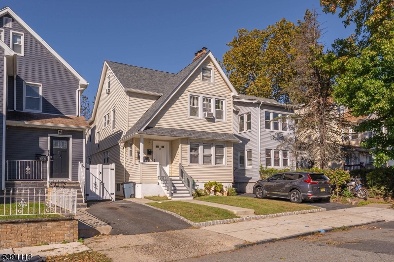 East Orange City, NJ 07017,17 Cottage Pl