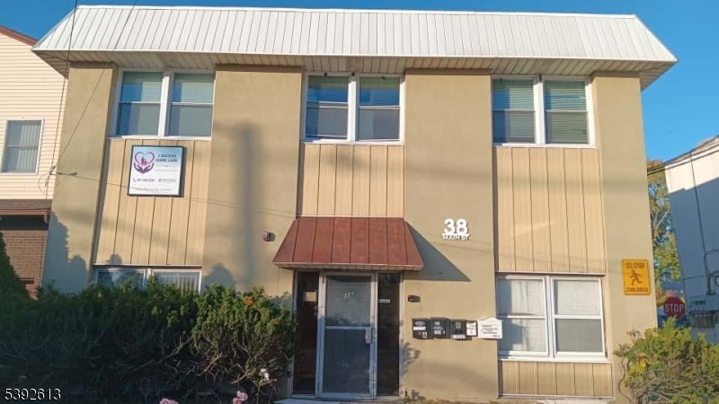 38 Main St, Little Ferry Boro, NJ 07643