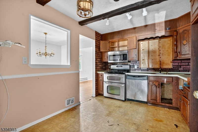 Cedar Grove Twp., NJ 07009,127 Harper Ter