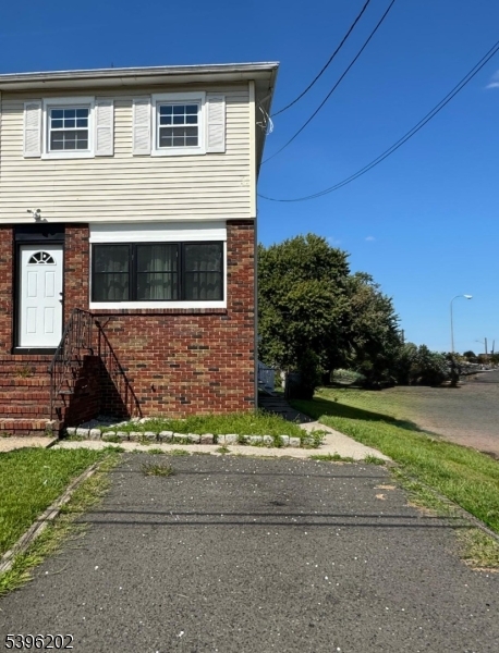 37 Irving St, Carteret Boro, NJ 07008