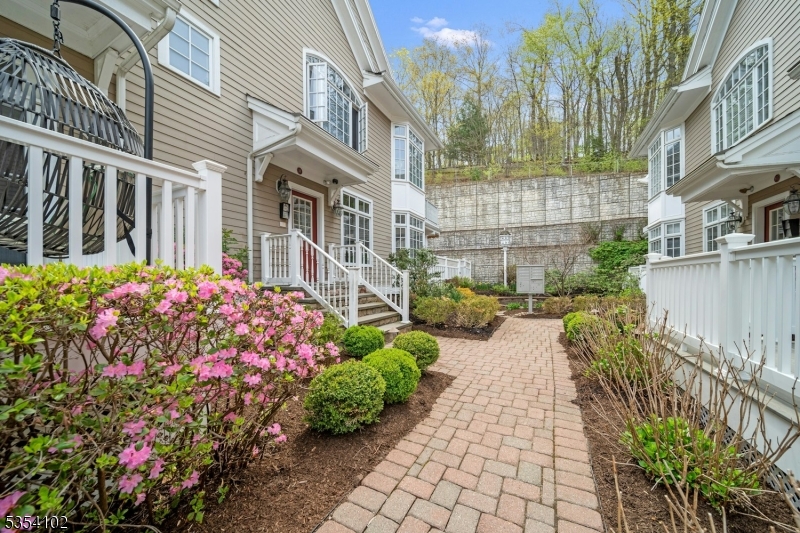 Morristown Town, NJ 07960,58 Chestnut Street #1