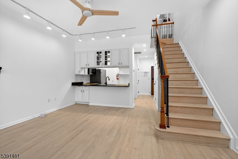 Jersey City, NJ 07306,159 Palisade Ave Unit 2R #2R