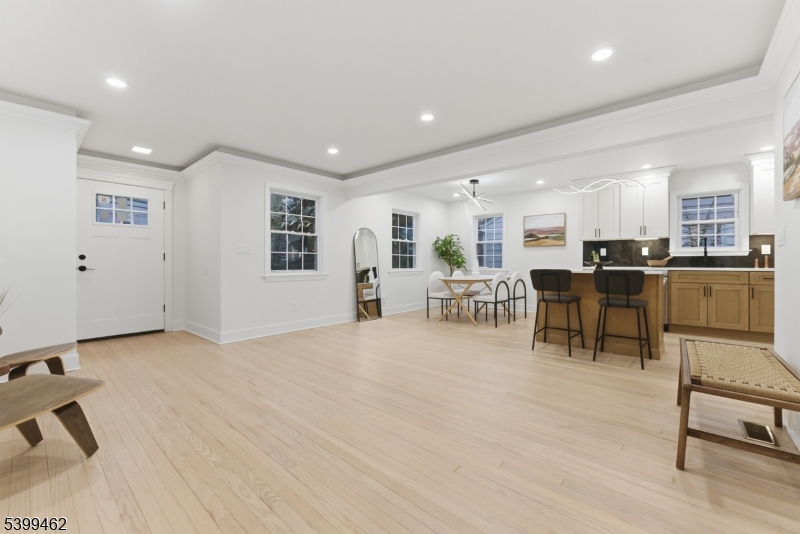 Verona Twp., NJ 07044,33 E Lincoln St