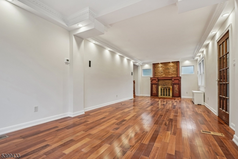 Millburn Twp., NJ 07041,80 Locust Ave