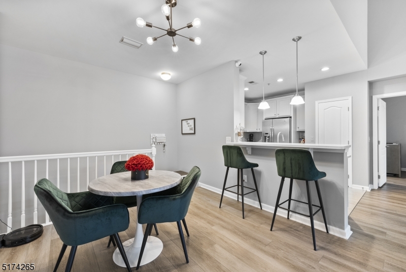 Hanover Twp., NJ 07981,709 Brook Hollow Dr #709