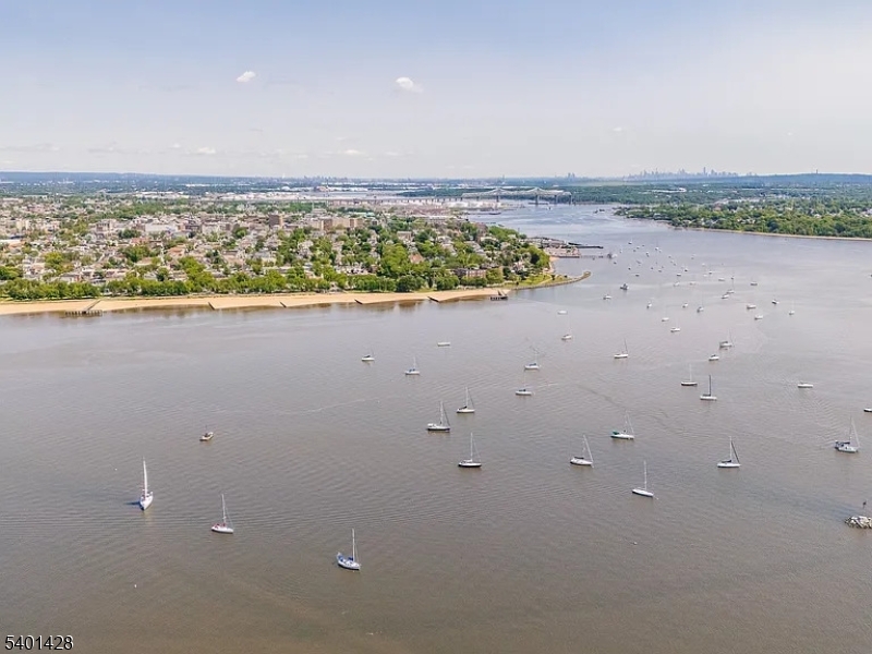 South Amboy City, NJ 08879,2000 Schindler #B16