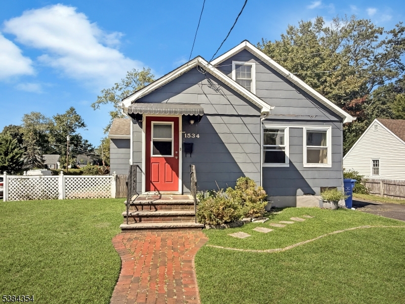 1534 Chestnut St, South Plainfield Boro, NJ 07080