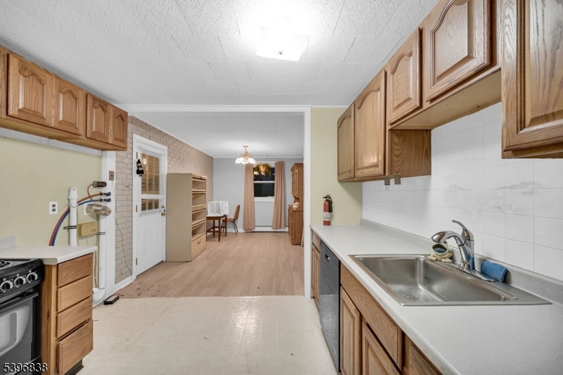 Dover Town, NJ 07801,121 W Munson Ave