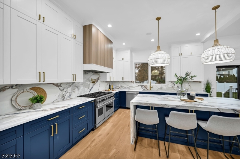 Livingston Twp., NJ 07039,22 Brookside Pl