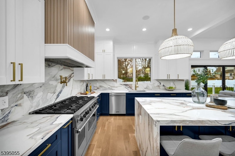 Livingston Twp., NJ 07039,22 Brookside Pl