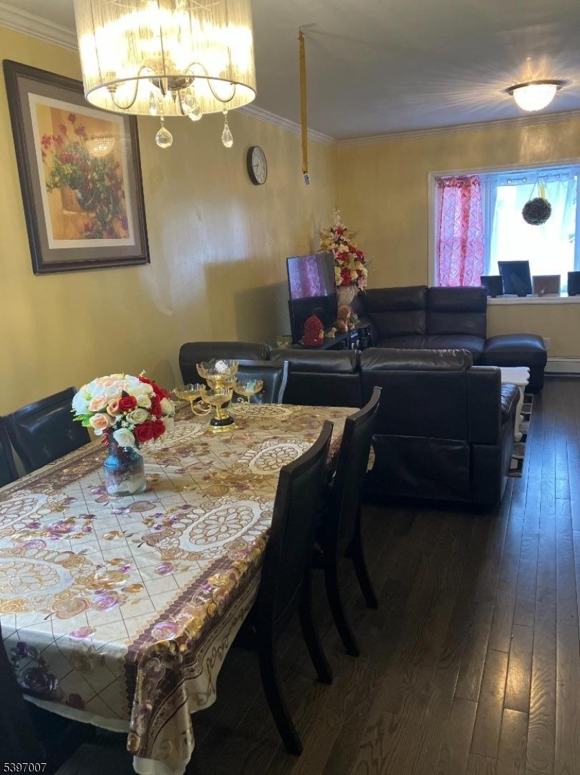 East Orange City, NJ 07017,21 Lake St