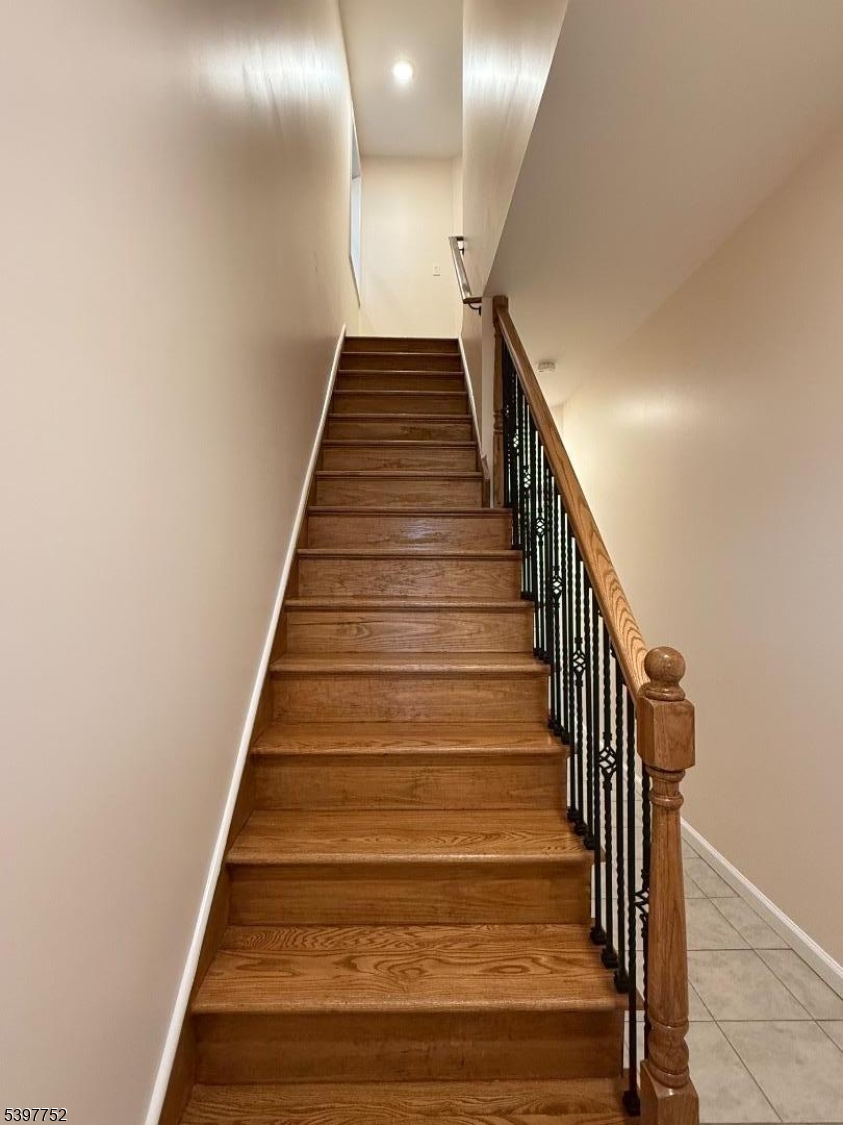 Newark City, NJ 07105,208 Walnut St