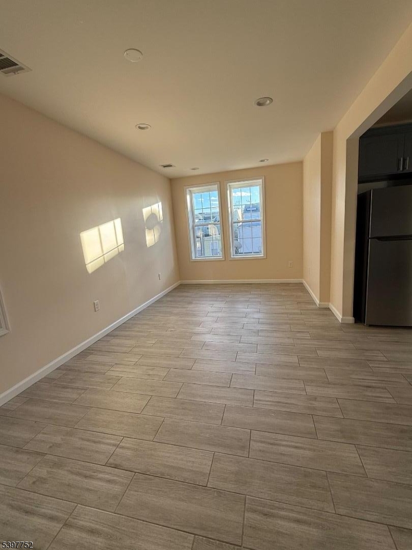 Newark City, NJ 07105,208 Walnut St