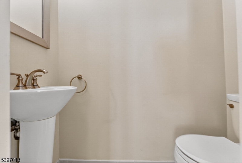 Montclair Twp., NJ 07042,92-94 Midland Ave