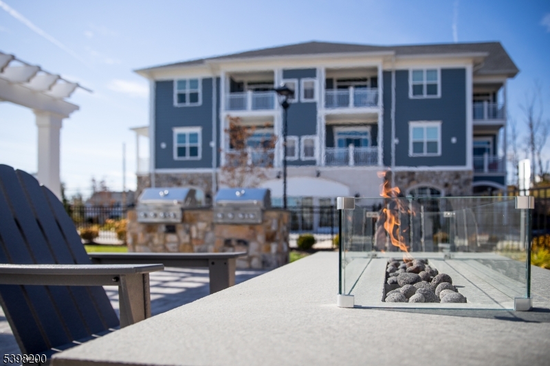 Bedminster Twp., NJ 07921,2435 Lamington Rd #18