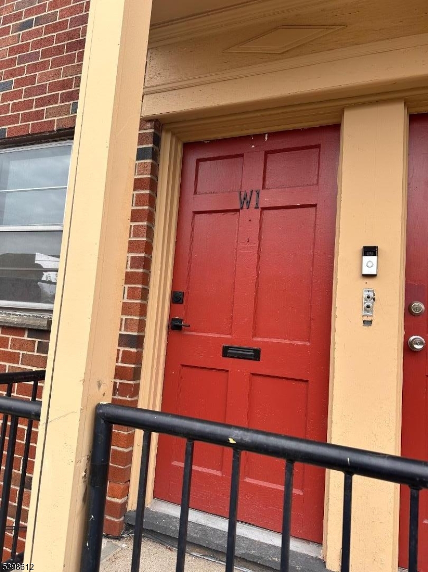 Irvington Twp., NJ 07111,916 Stuyvesant Ave #W-1