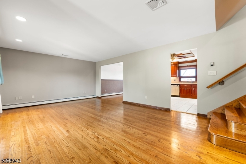 Nutley Twp., NJ 07110,24 Faber Place