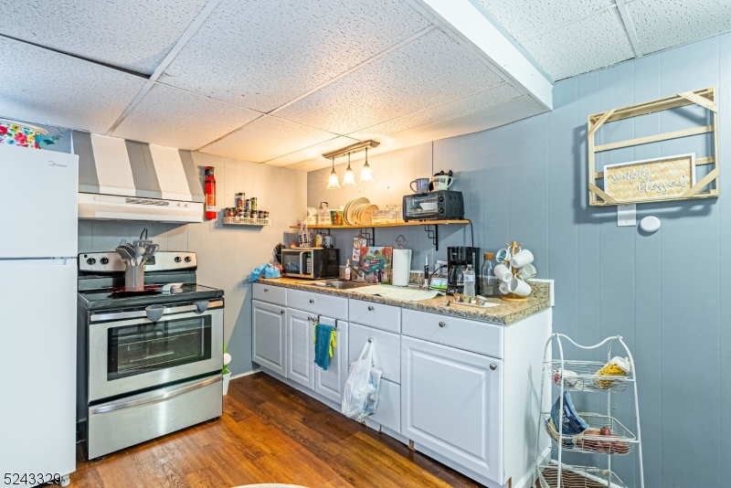 Boonton Town, NJ 07005,910 Main St