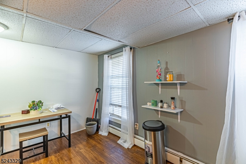 Boonton Town, NJ 07005,910 Main St