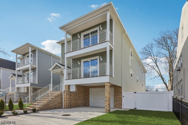 139 N 15Th St, East Orange City, NJ 07017