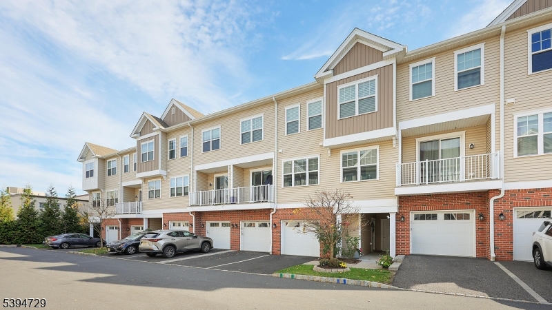 204 Dickson Ct, Highland Park Boro, NJ 08904