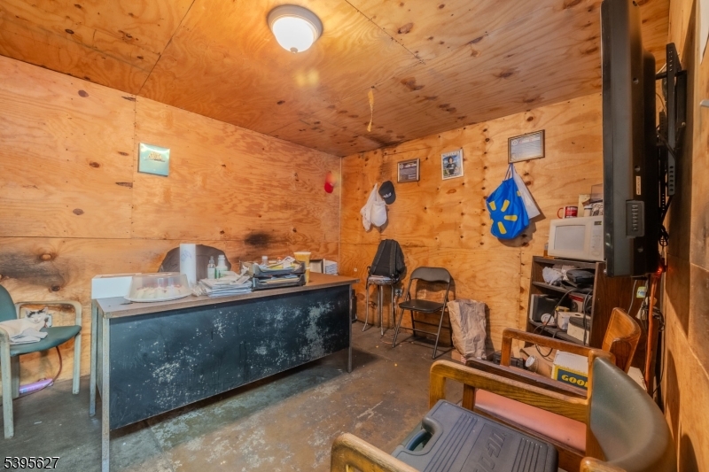 Newark City, NJ 07107,303 N 5Th St