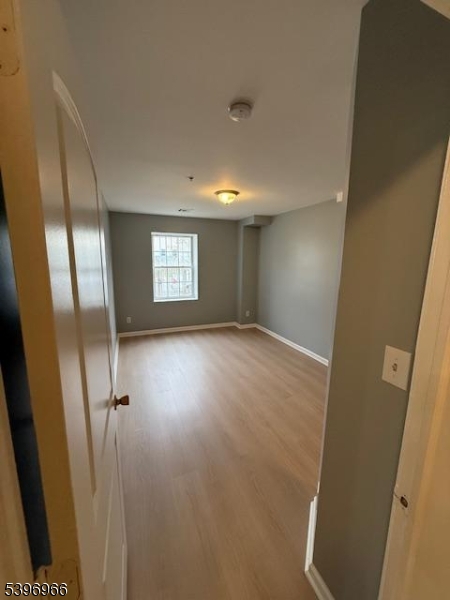 Newark City, NJ 07112,356 Hawthorne Ave