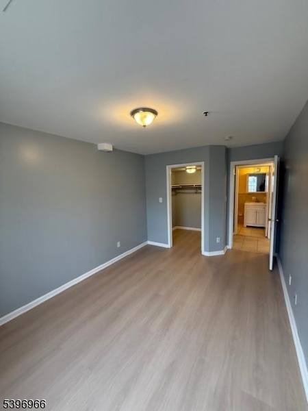 Newark City, NJ 07112,356 Hawthorne Ave