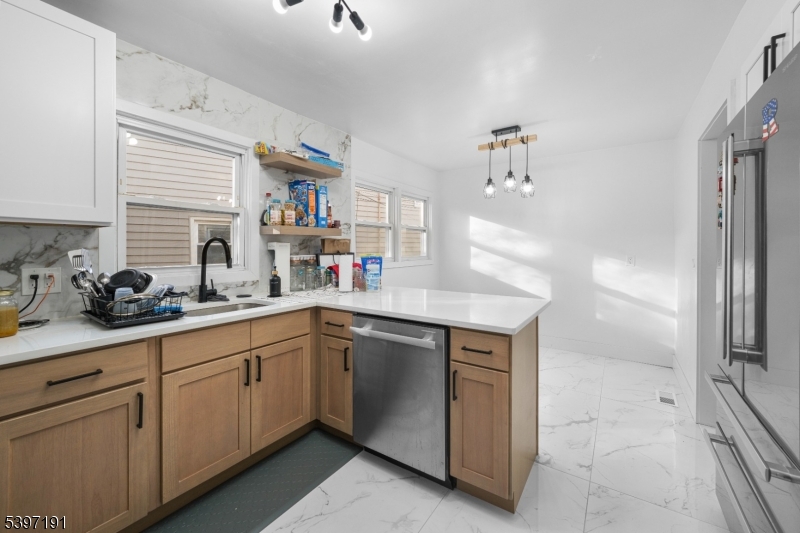 Newark City, NJ 07106,22 Crescent Ct