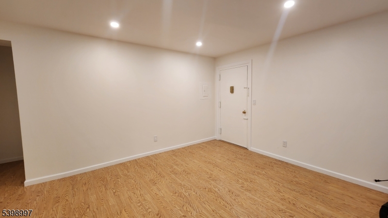 Englewood City, NJ 07631,109 Grand Ave