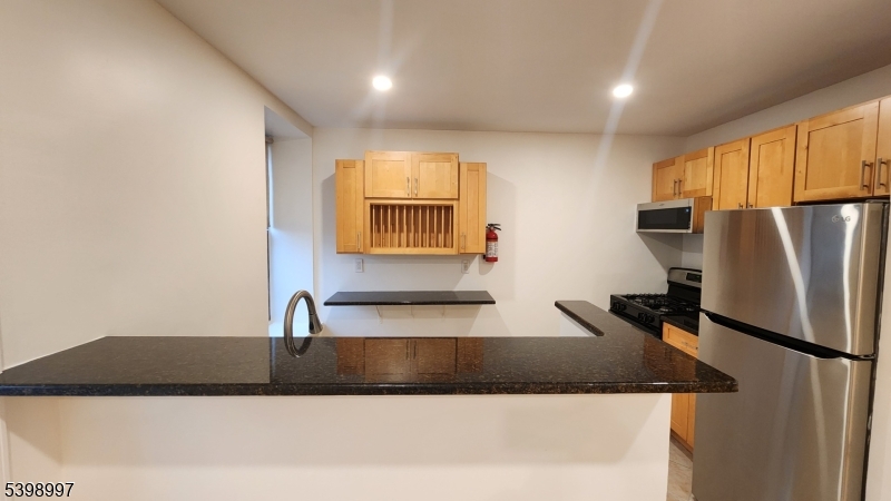 Englewood City, NJ 07631,109 Grand Ave