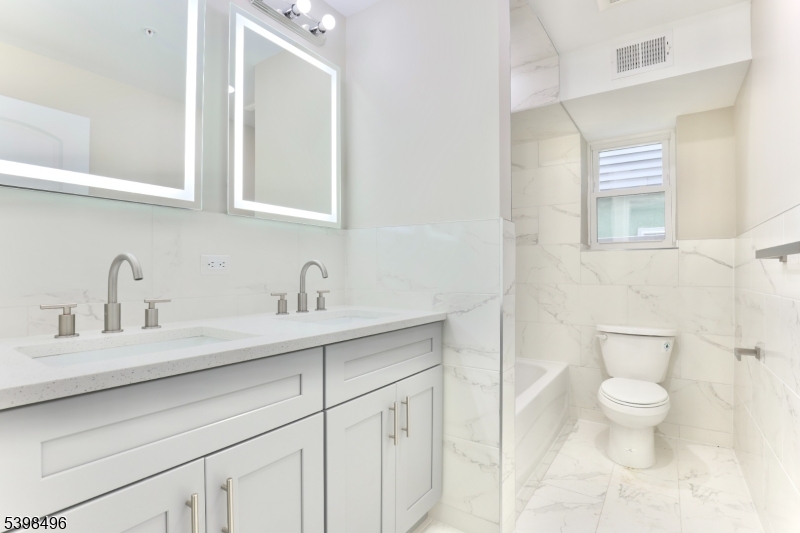 Newark City, NJ 07114,32 Garibaldi Ave #1