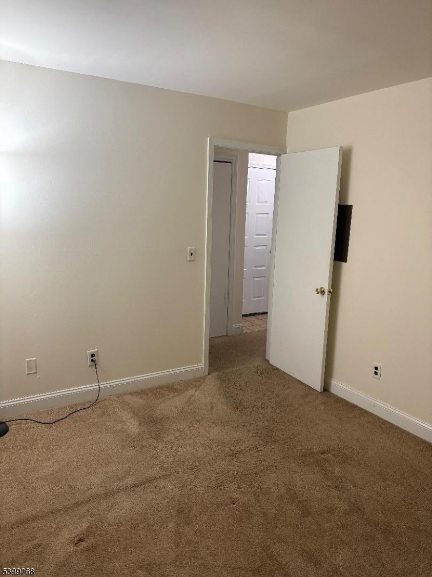 Vernon Twp., NJ 07462,7 Deer Valley Ln #11