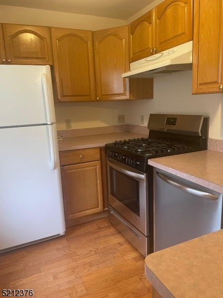 Ridgewood Village, NJ 07450,273 Edwards St