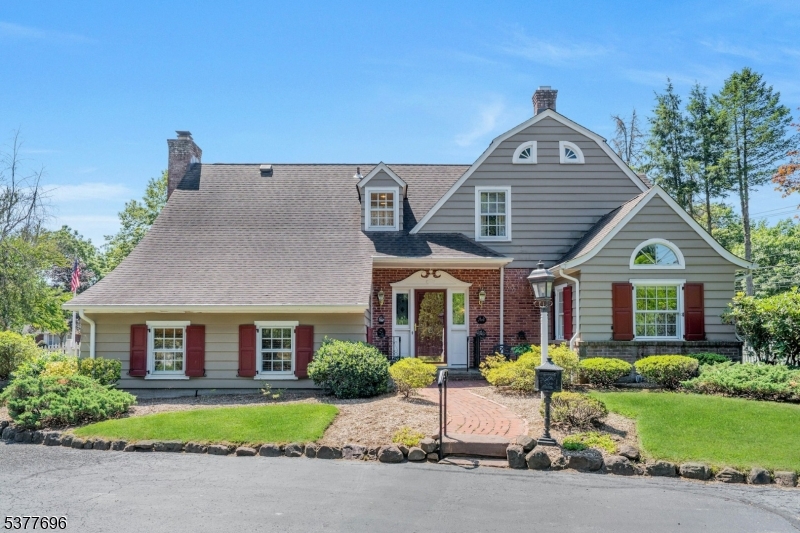 174 Paramus Rd, Paramus Boro, NJ 07652