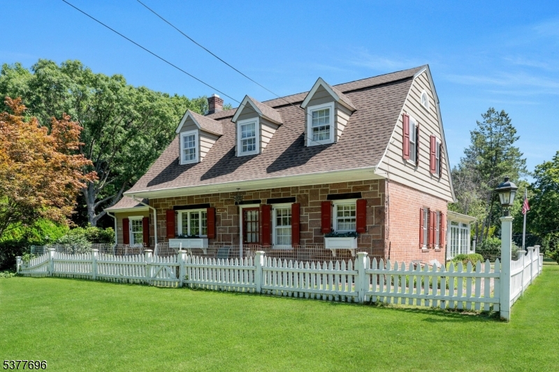 Paramus Boro, NJ 07652,174 Paramus Rd