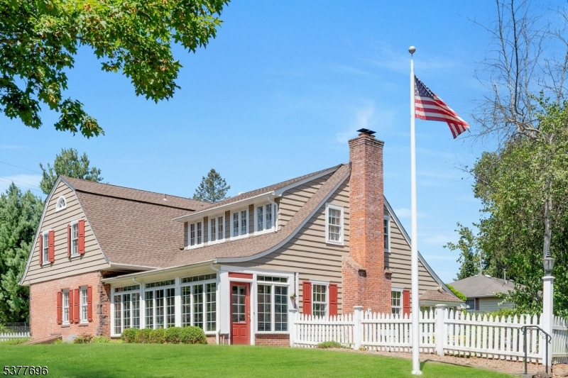 Paramus Boro, NJ 07652,174 Paramus Rd