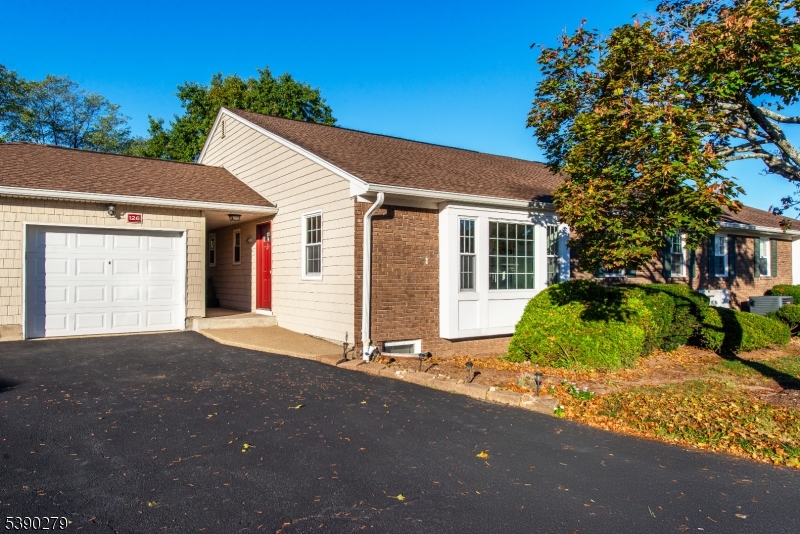 126 Brandywyne Dr, Florham Park Boro, NJ 07932