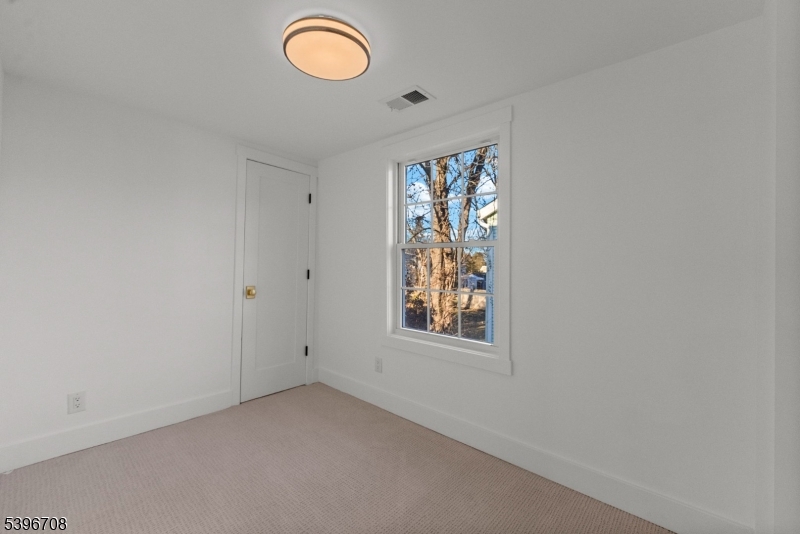 Chester Boro, NJ 07930,143 Maple Ave