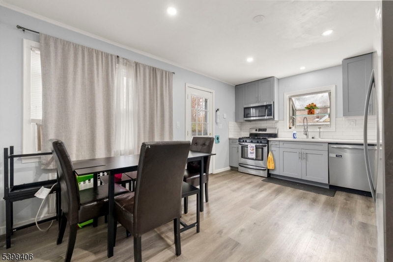 Springfield Twp., NJ 07081,238 Riverside Dr