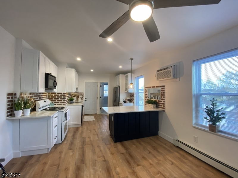 Linden City, NJ 07036,310 W Price St