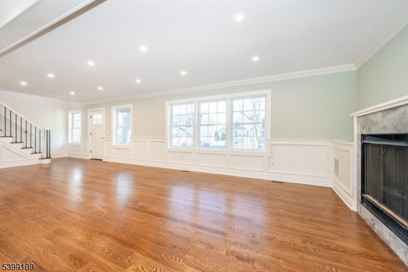 Roseland Boro, NJ 07068,44 4Th Ave