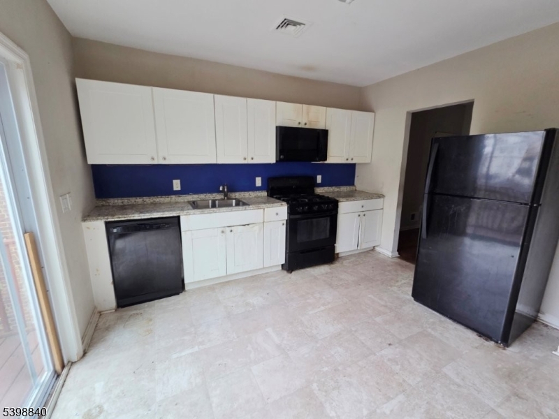 Elizabeth City, NJ 07206,541 Fulton St