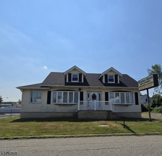 Fairfield Twp., NJ 07004,584-588 Us Highway 46