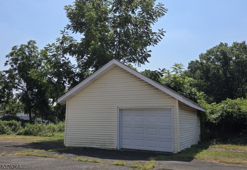 Fairfield Twp., NJ 07004,584-588 Us Highway 46