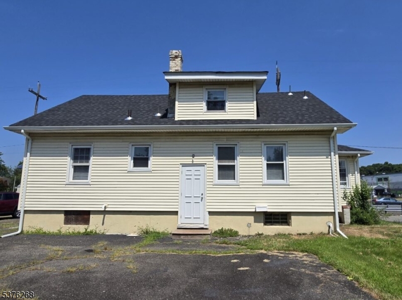 Fairfield Twp., NJ 07004,584-588 Us Highway 46